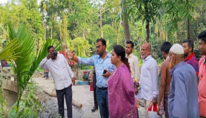 ​রাজাপুরে খাল পুনঃখননে অনিয়ম: পরিদর্শনে গিয়ে অসঙ্গতি পেলেন ইউএনও