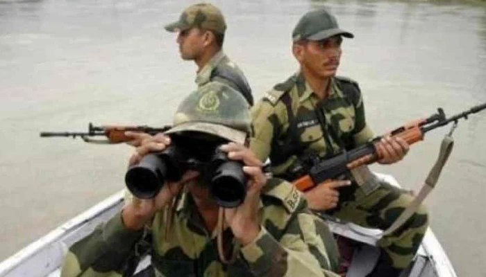 বাংলাদেশ সীমান্তে কুমির-সাপ ছাড়ার প্রস্তাবে দ্বিধায় বিএসএফ