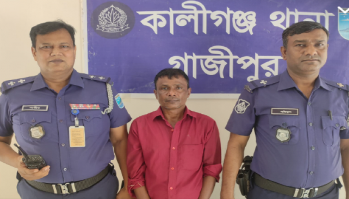 ১৭ বছর পলাতক খুনি ধরা, কালীগঞ্জে পৃথক অভিযানে গ্রেফতার ২