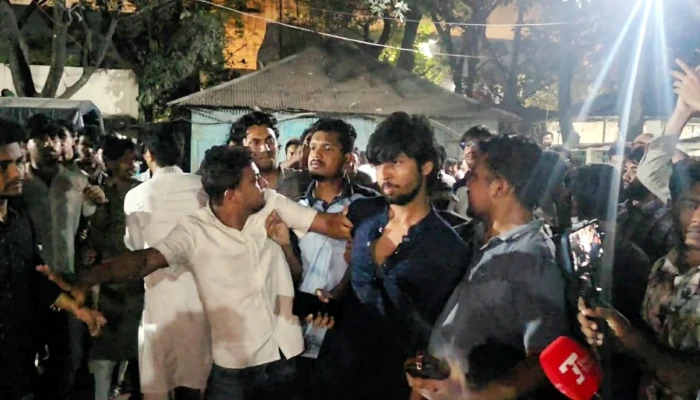 একদিনেই রাজধানীসহ তিন স্থানে ছাত্রদল-শিবিরের সংঘর্ষ