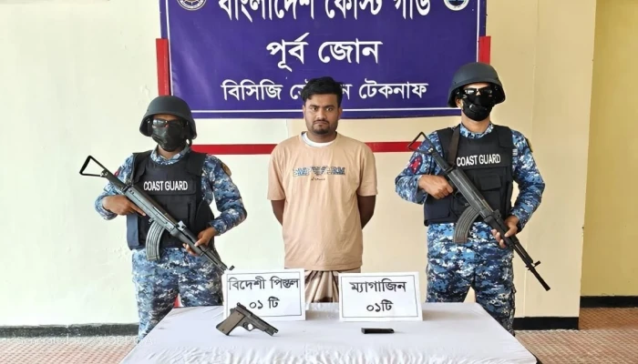 বিদেশি পিস্তলসহ ‘কুখ্যাত’ মানব পাচারকারী আটক