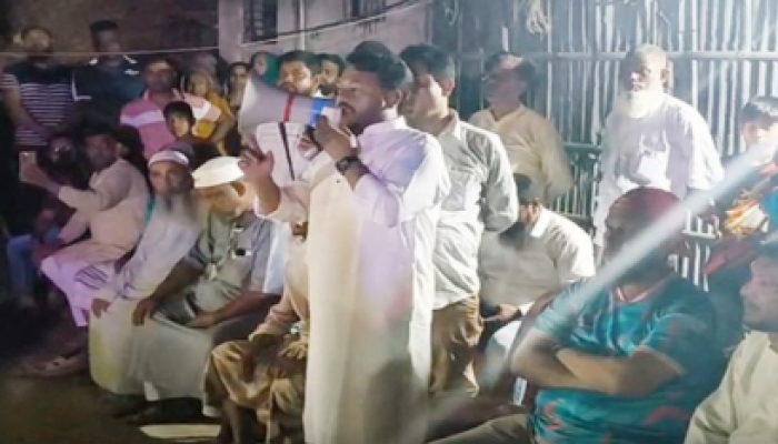 ​রাজশাহীতে উচ্ছেদের আশঙ্কায় ভূমিহীনদের পাশে রাসিক প্রশাসক