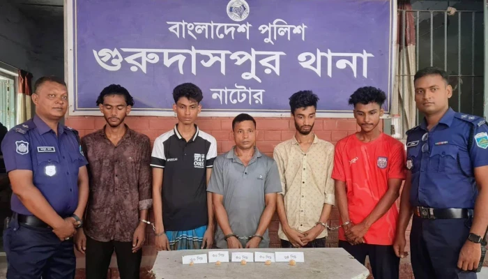 গুরুদাসপুরে ইয়াবাসহ গ্রেপ্তার ৫