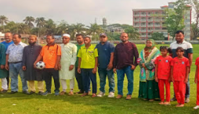 কাউখালীতে প্রাথমিক বিদ্যালয় গোল্ড কাপ ফুটবল টুর্নামেন্টের উদ্বোধন