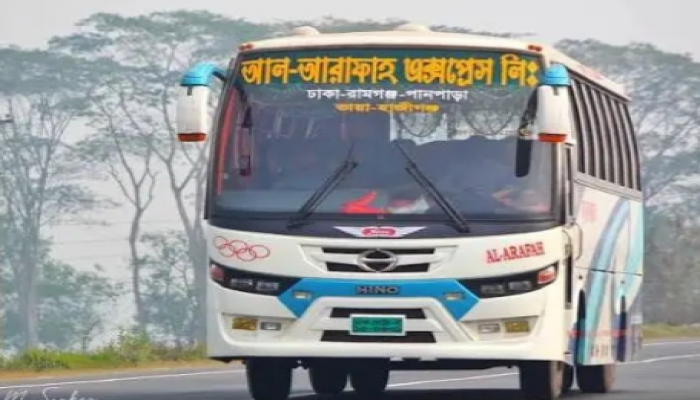 ​কুবিতে ৩০ হাজার টাকায় জব্দ বাস হস্তান্তর, জানে না প্রশাসন