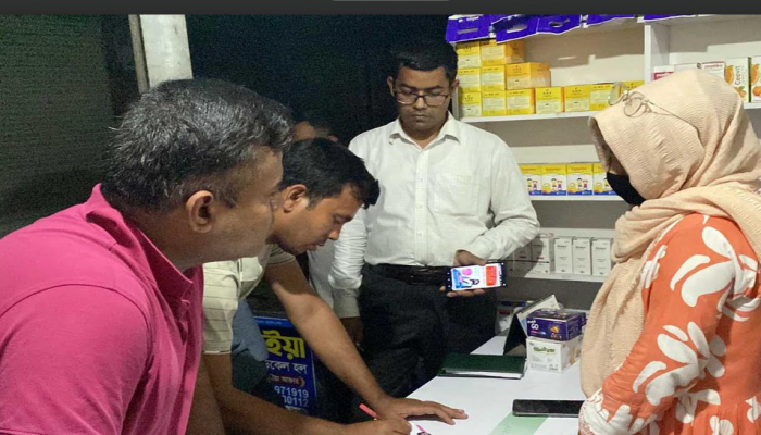 মঠবাড়িয়ায় ভুয়া ডাক্তার সেজে রোগী দেখা, অভিযানে দুইজনকে জরিমানা