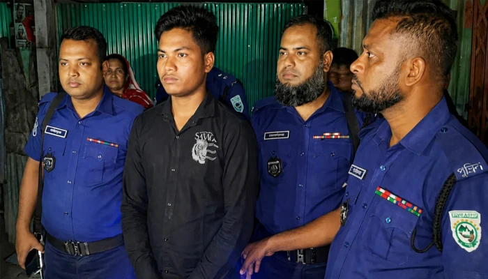 সমালোচনাকারী সেই কলেজছাত্রকে ক্ষমা করে আইনি সহায়তার আশ্বাস প্রতিমন্ত্রীর