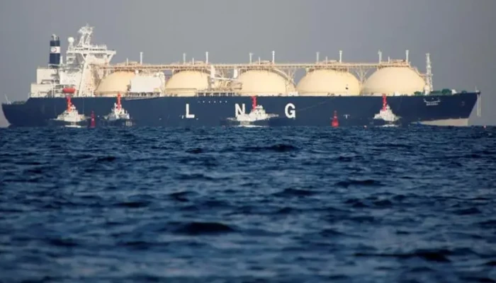 দুই মাস পর হরমুজ প্রণালি পার হলো এলএনজিবাহী ট্যাংকার