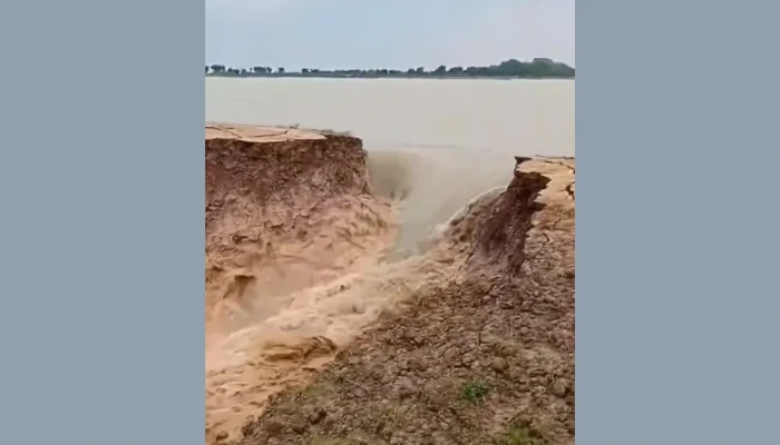 বাঁধ ভেঙে ডুবে গেল জিরাতিবাসীর স্বপ্ন