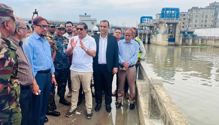 জলাবদ্ধতা নয় হঠাৎ বৃষ্টিতে জলজট হয়েছিল : চট্টগ্রামে প্রতিমন্ত্রী