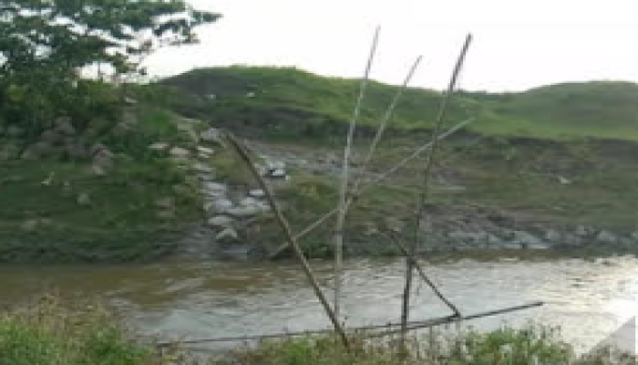 ‎তিন যুগের অপেক্ষা, একটি সেতুর অভাবে বন্দি সাহেবের চর