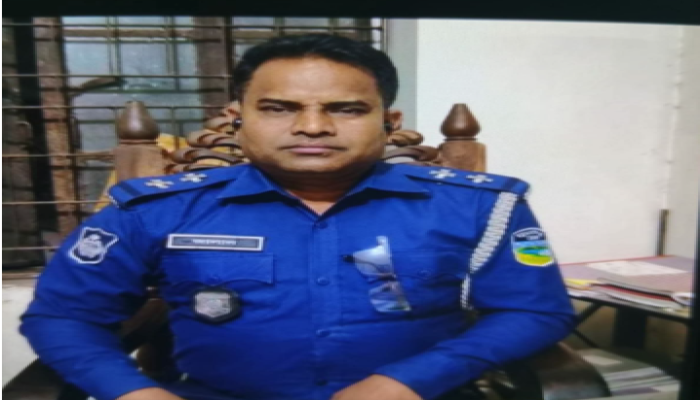 ​মাদকসেবীর কাছ থেকে টাকা আদায়ের অভিযোগে এস আই ক্লোজড