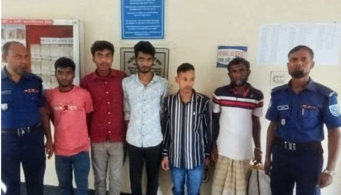 ​মাদক দমনে কঠোর অবস্থানে পীরগঞ্জ থানা, ওসির অভিযানে স্বস্তি ফিরছে জনমনে