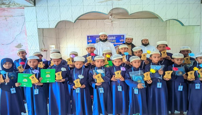 সাংবাদিক কন্যা মানহা   দ্বীনি শিক্ষায় সাফল্য