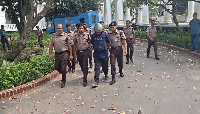 গুমের মামলায় বেনজীরের ‘ক্যাশিয়ার’ রিফাতকে গ্রেপ্তার দেখাল ট্রাইব্যুনাল