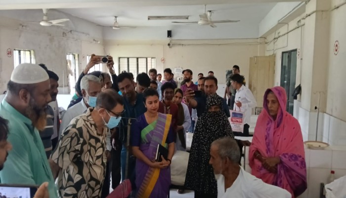 ‎হোসেনপুর স্বাস্থ্য কমপ্লেক্স পরিদর্শনে স্বাস্থ্যমন্ত্রী, সেবার মানে সন্তোষ প্রকাশ  ‎