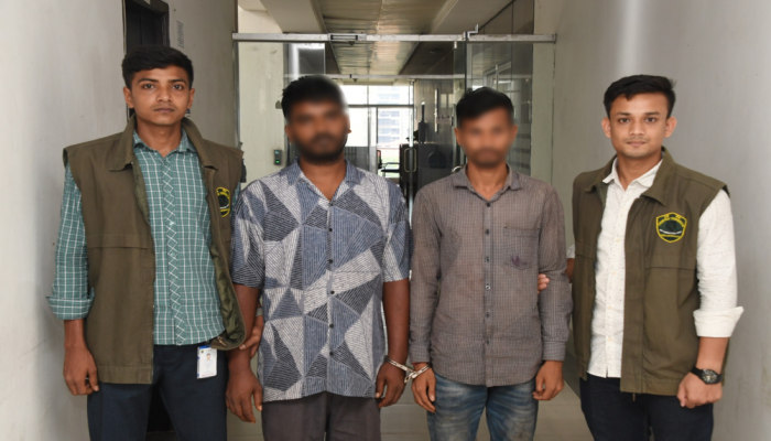 সচিবালয়ে প্রধানমন্ত্রীর কার্যালয়ের রেড টেলিফোন সংযোগের তার চুরির ঘটনায় চোরাই মালামাল উদ্ধারসহ ২জনকে গ্রেফতার