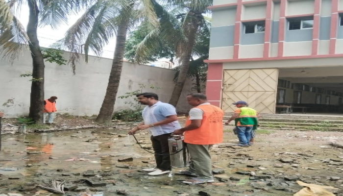 ​মানিকনগর মডেল হাই স্কুল এলাকায় ডিএসসিসির ক্র্যাশ প্রোগ্রাম পরিচালনা