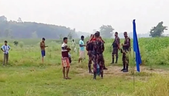 কুষ্টিয়া সীমান্তে ১২ জনকে পুশইনের চেষ্টা, বিজিবি ও এলাকাবাসীর প্রতিরোধ
