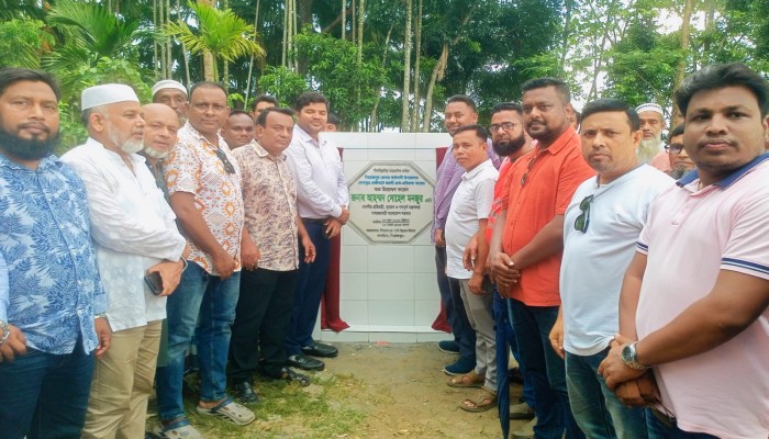 কাউখালীতে নদীভাঙন রোধে জিও ব্যাগ ফেলার কার্যক্রম উদ্বোধন করেন গৃহায়ন ও গণপূর্ত প্রতিমন্ত্রী আহমেদ সোহেল মঞ্জুর/স্বস্তি ফিরছে নদী তীরের মানুষের মাঝে