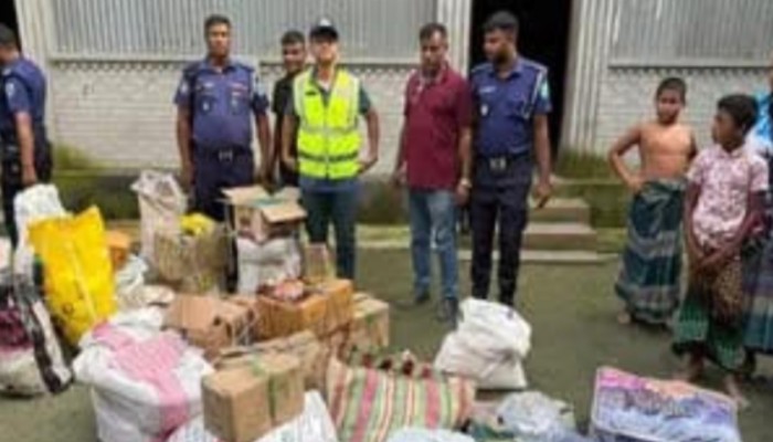 কুড়িগ্রামে ধানের গোলায় মিললো ভারতীয় পণ্য