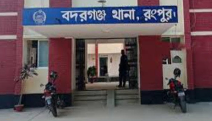বদরগঞ্জে নৈশপ্রহরীকে  বেঁধে রেখে ইটভাটায় ডাকাতি, ট্রান্সফর্মাসহ নগদ টাকা লুট।