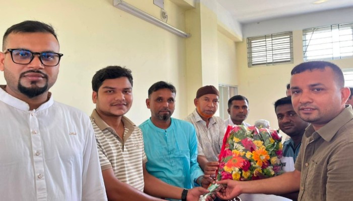 উল্লাপাড়ায় হাওড়া উচ্চ বিদ্যালয়ের সভাপতি এম আশরাফুল আলম
