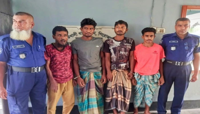কাউখালীতে ২৫ দিনে ২৪ মাদক ব্যবসায়ী গ্রেফতার/ বিশেষ অভিযানে আরও ৪ মাদক কারবারি আটক, এলাকাবাসীর সন্তোষ