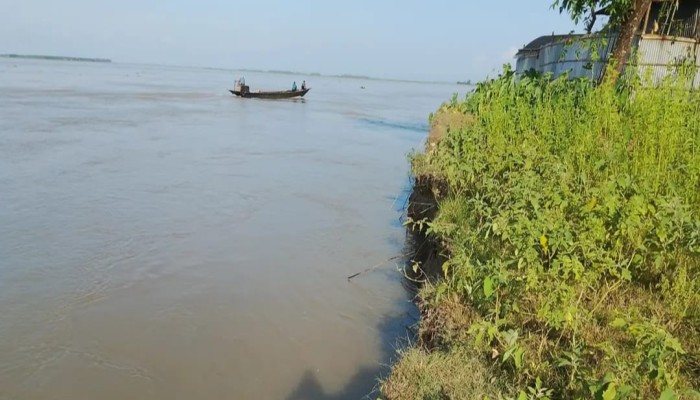 দুধকুমারের ভাঙন আতঙ্কে ৩ শতাধিক পরিবার