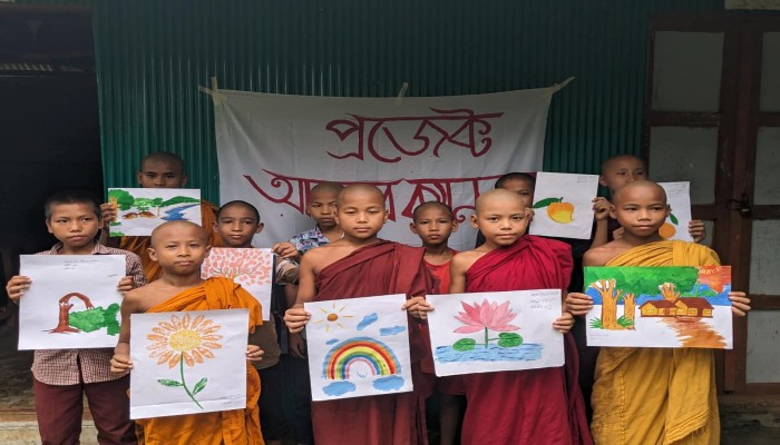 অনাথ আশ্রমের শিশুদের স্বনির্ভর করতে কুবি শিক্ষার্থীদের 'আলোর ক্যানভাস