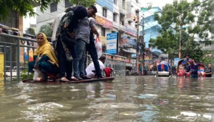 দূর্যোগ দূর্বিপাকে মানুষের পাশে দাঁড়ানোয় ইসলামের প্রকৃত শিক্ষা।
