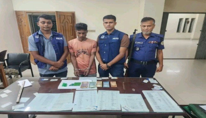 মুলাদীর প্যাদারহাটে ২২০ পিস ইয়াবাসহ আটক ১