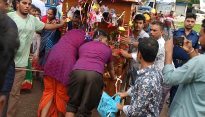 হিজলায় ধর্মীয় ভাবগাম্ভীর্য ও আনন্দমুখর পরিবেশে রথযাত্রা উৎসব পালিত