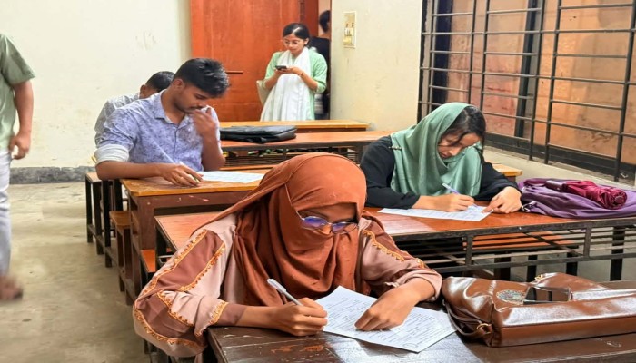 ফুটবল বিশ্বকাপের ইতিহাস নিয়ে কুবি কুইজ সোসাইটির কুইজ প্রতিযোগিতা অনুষ্ঠিত