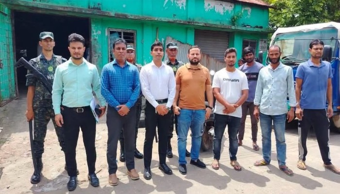মাদারীপুরে দুই প্রতিষ্ঠানে যৌথ অভিযান: ১ লাখ ২০ হাজার টাকা জরিমানা