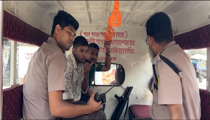 রাজশাহী কলেজে ছাত্রলীগের সঙ্গে সম্পৃক্ততার অভিযোগে শিক্ষার্থী গ্রেপ্তার