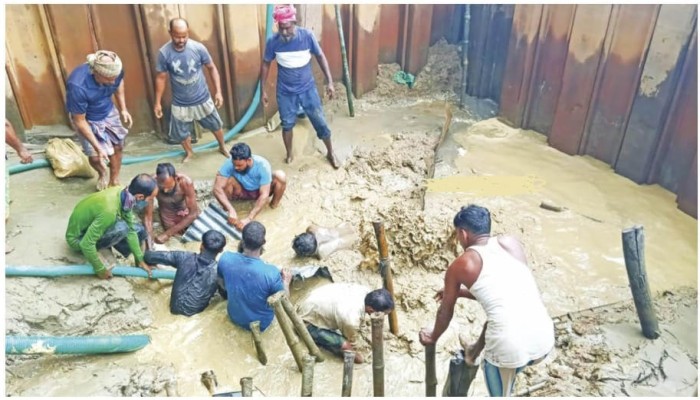 কটিয়াদীতে নদীর তলদেশে পাইপ কেটে গ্যাস চুরির চেষ্টা
