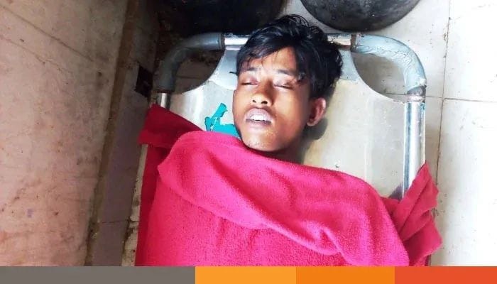 নেত্রকোনায় অবৈধ বালু উত্তোলনের সময় দুই নৌকার মাঝে চাপা পড়ে শ্রমিক নিহত