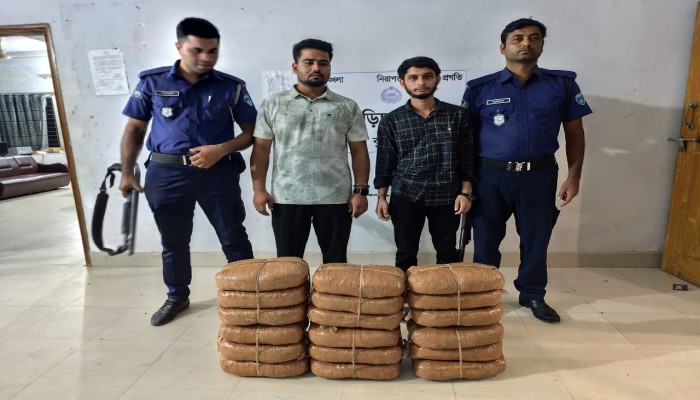 বুড়িচংয়ে ৩৬ কেজি গাঁজাসহ ভারতীয় নাগরিকসহ দুইজন আটক