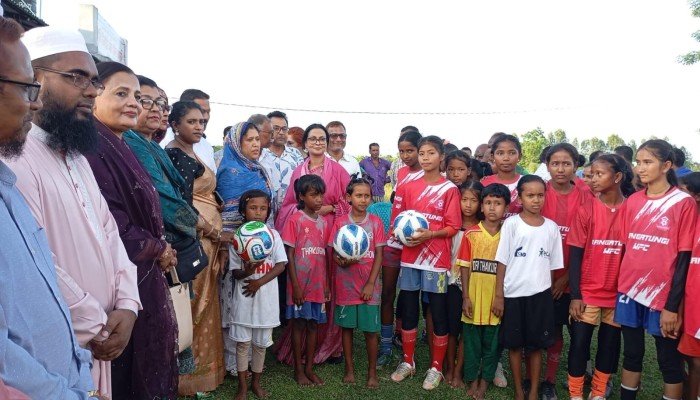 নারী ফুটবলের উন্নয়নে রাঙ্গাটুঙ্গী একাডেমির পাশে থাকবে জাতীয় মহিলা ক্রীড়া সংস্থার সভানেত্রী সারওয়াত সিরাজ শুক্লা