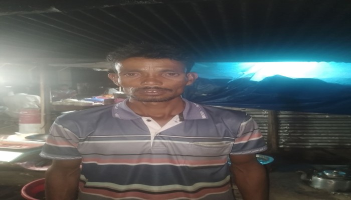 ব্রীজ সংলগ্ন বেড়ীবাঁধের সিসি ব্লক তুলে স্থাপনা নির্মান: ভিডিও ধারণে সাংবাদিককে হুমকি