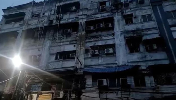 কলকাতার একটি হোটেলে আগুন, ৯ বাংলাদেশির মৃত্যু