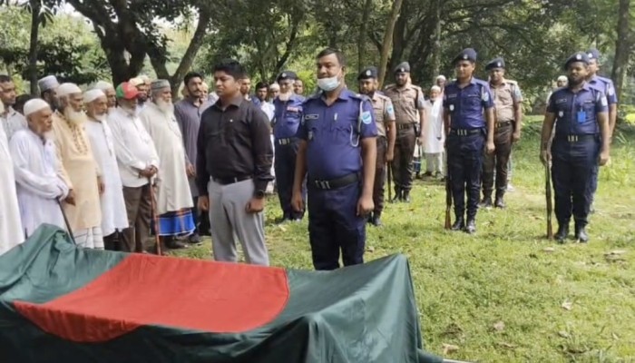 বীর মুক্তিযোদ্ধা গিয়াস উদ্দিন আহম্মেদের রাষ্ট্রীয় মর্যাদায় দাফন