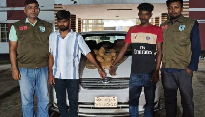কুড়িগ্রামে ১০ কেজি গাঁ'জা ও প্রাইভেটকারসহ গ্রে'ফতার ২