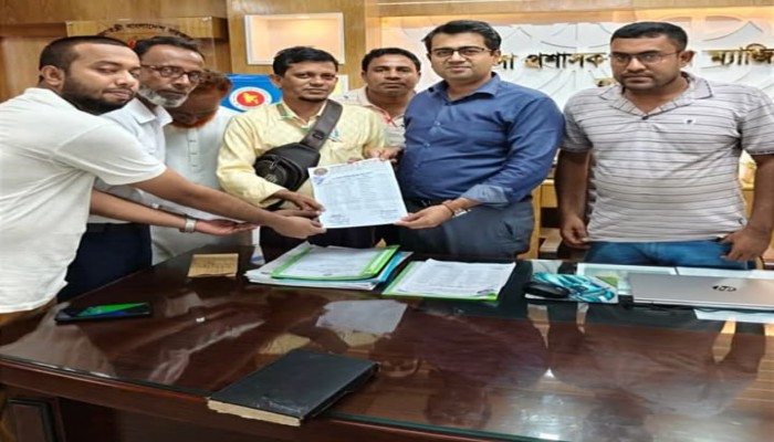 হবিগঞ্জের ডিসির  সাথে শাহ মনসুর আলীর নেতৃত্বে আন্তর্জাতিক প্রেসক্লাবের সৌজন্য সাক্ষাৎ
