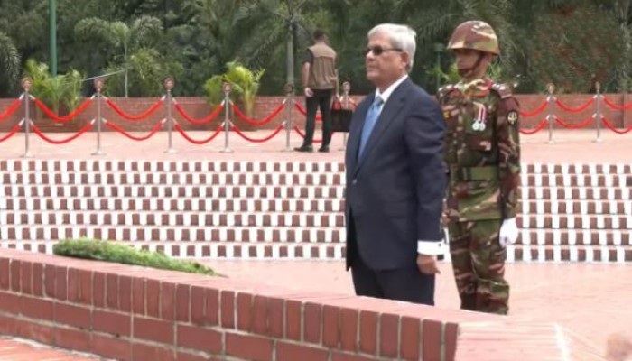 জাতীয় স্মৃতিসৌধে বীর শহীদদের প্রতি রাষ্ট্রপতির শ্রদ্ধা