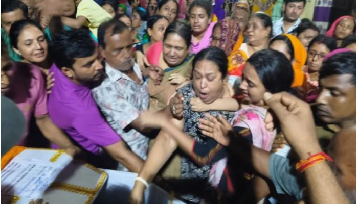 শেষ ঠিকানায় দেবাশীষ ও তার পরিবার, কুষ্টিয়ায় শো'কে'র ছায়া