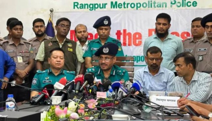 চারজনকে হ'ত্যা'র পর সেই বাসায় গোসল করে খেজুর ও শসা খান খু'নি'রা