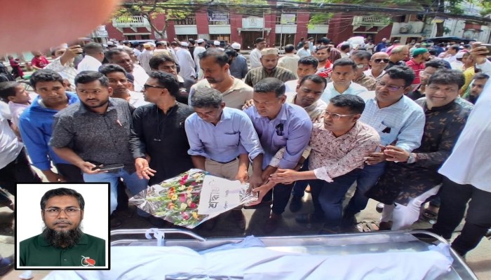 তৃতীয় জা'নাজা শে'ষে সাংবাদিক মিরাজের দা'ফন সম্পন্ন : শো'কে স্ত'ব্দ বরিশালের মিডিয়াঙ্গন