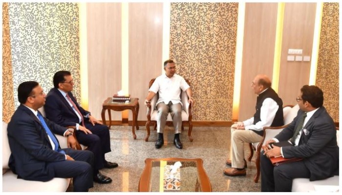 প্রধানমন্ত্রীর সফর নিয়ে দি'ল্লি'র অ'স্থি'র'তা